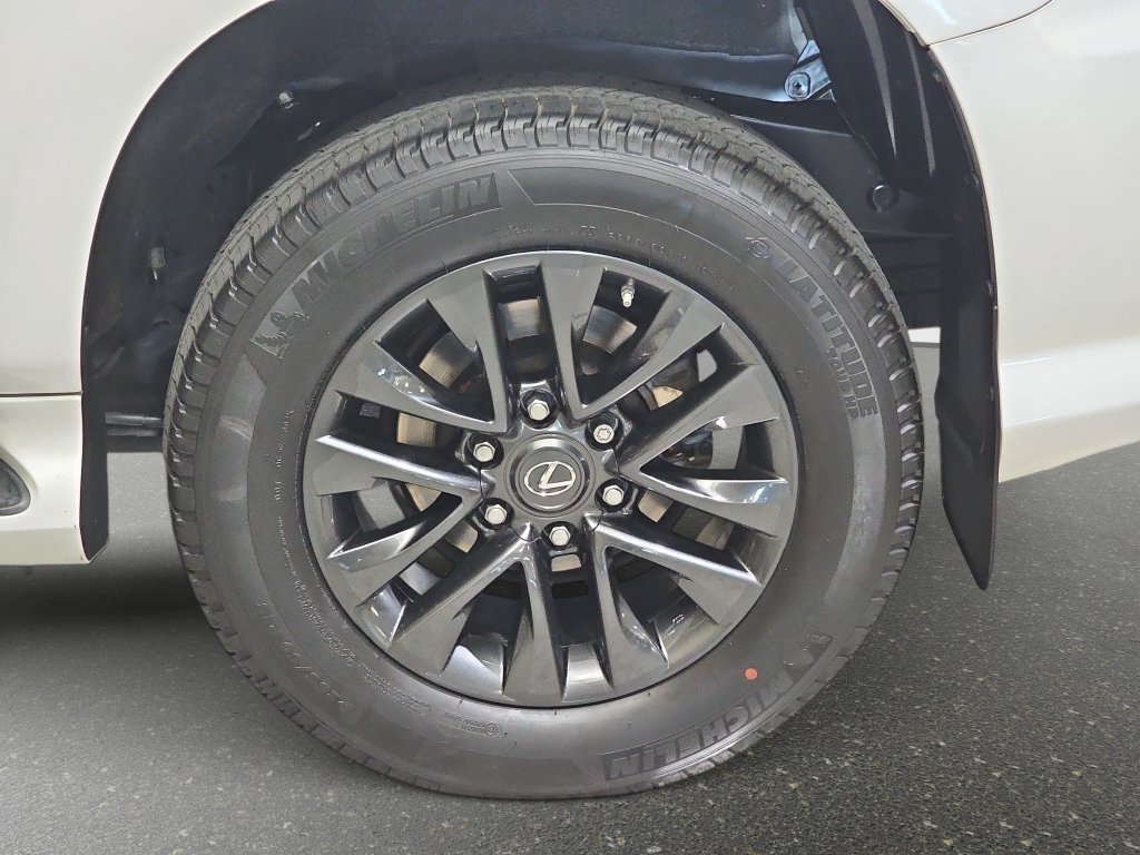 Certified 2023 Lexus GX 460 Premium w/ Premium Package AWD/4WD image 31
