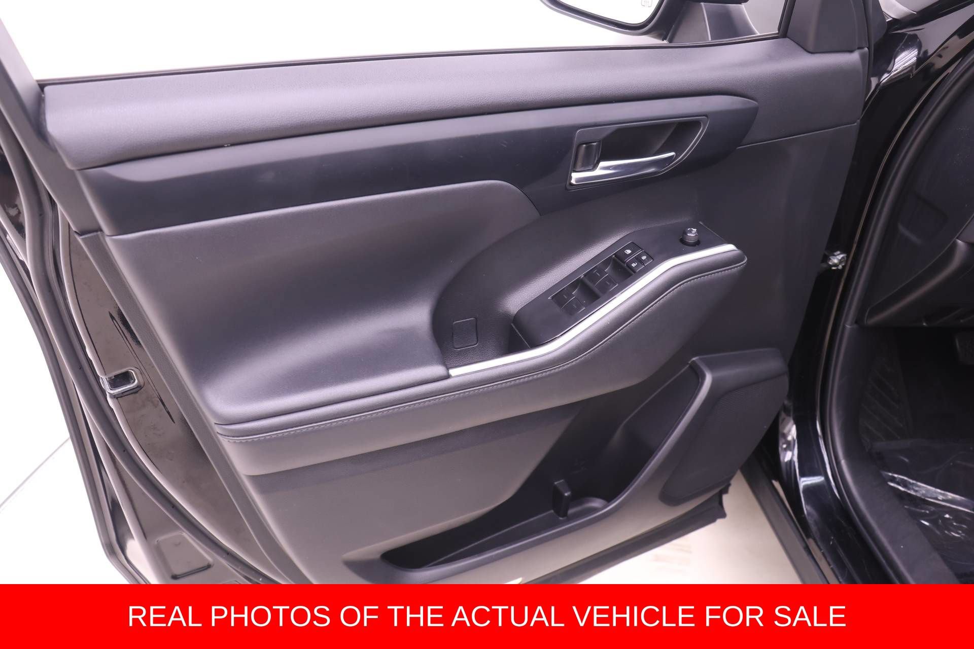 Used 2022 Toyota Highlander XSE FWD image 8