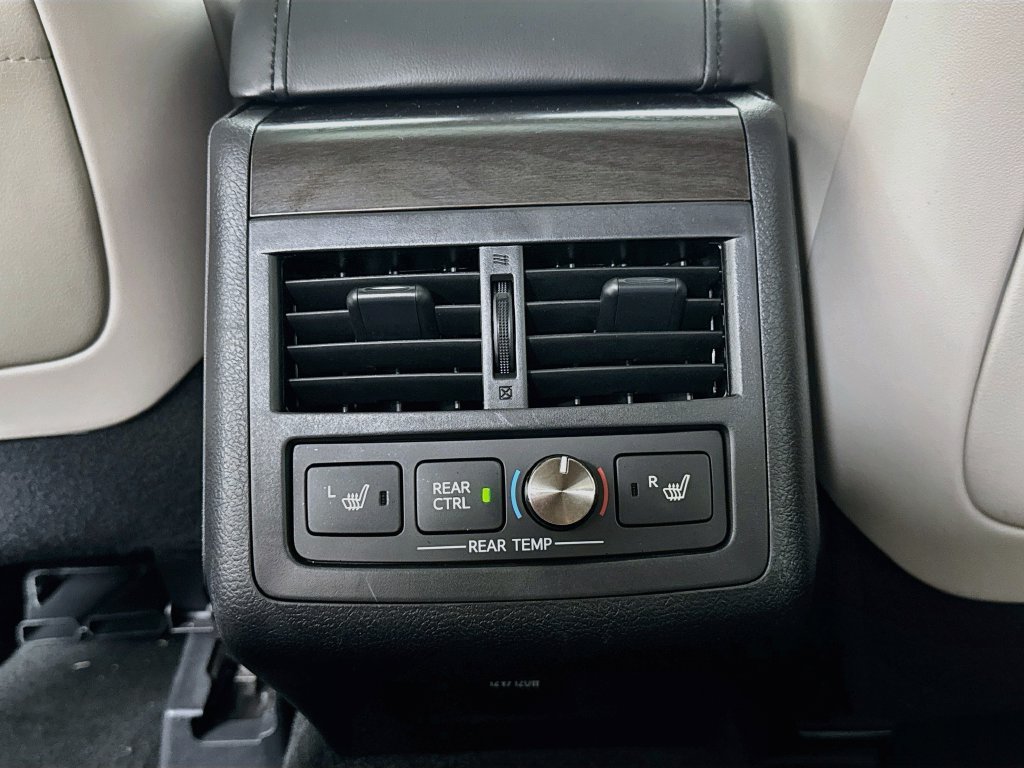Used 2018 Toyota Avalon Limited FWD image 31