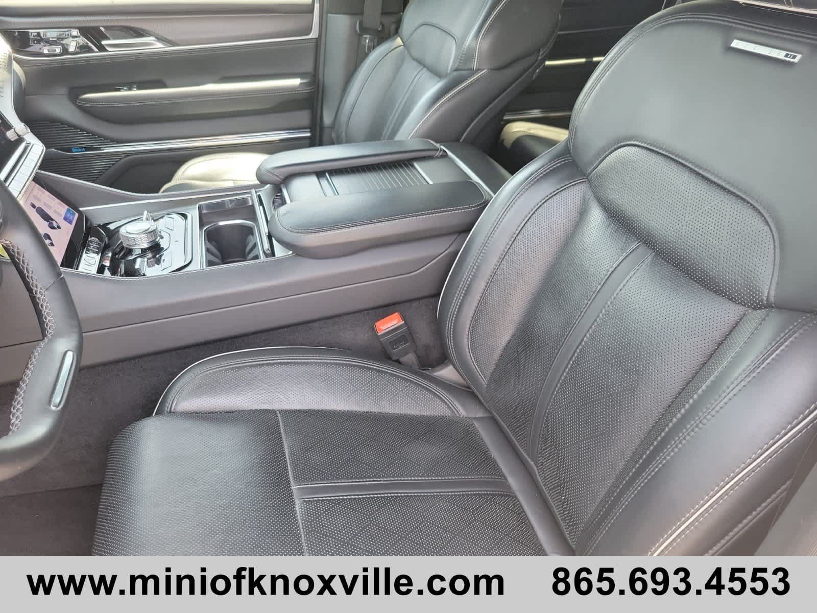 Used 2024 Jeep Grand Wagoneer L Series II w/ Quick Order Packagew 28T AWD/4WD image 10