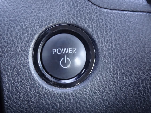 Used 2025 Toyota Camry LE FWD image 17