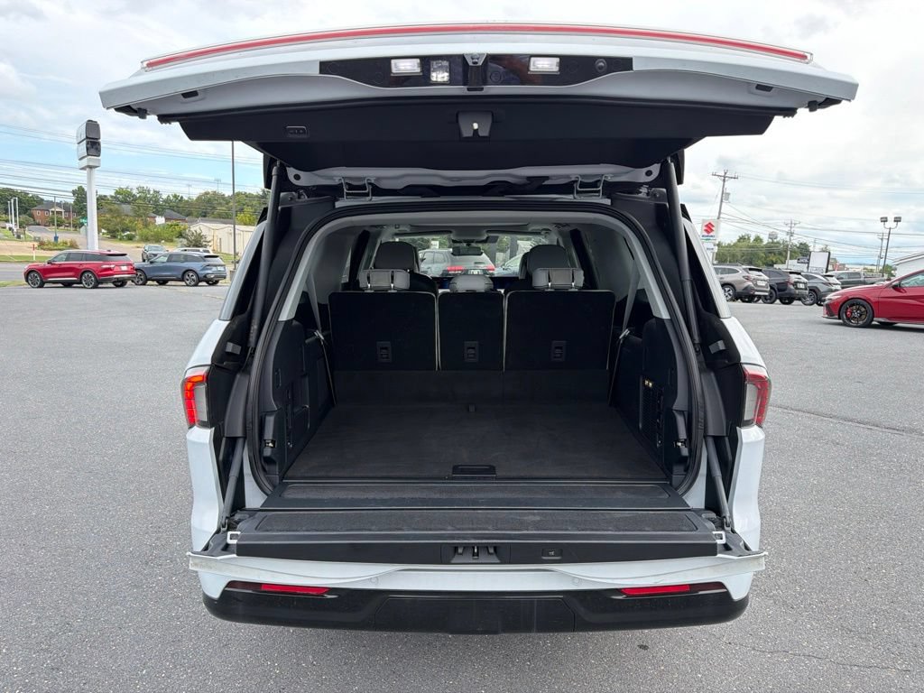 Used 2025 Lincoln Navigator L Black Label w/ Black Label Special Edition AWD/4WD image 16