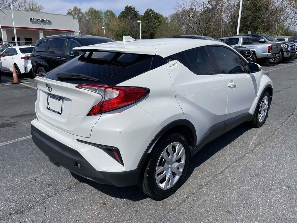 Used 2021 Toyota C-HR LE image 9