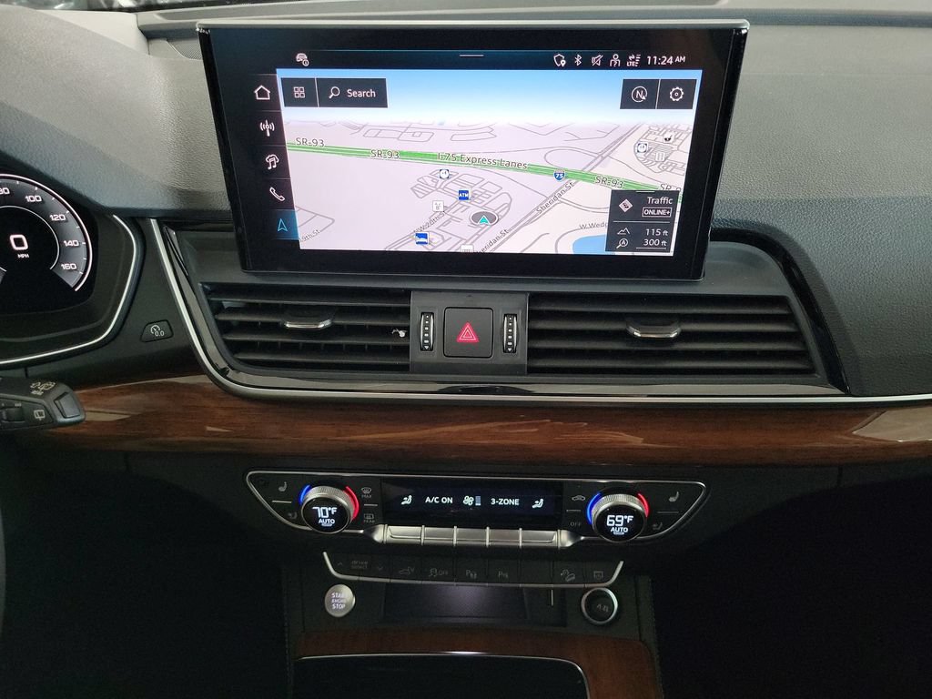 Certified 2024 Audi Q5 e Prestige AWD/4WD image 16