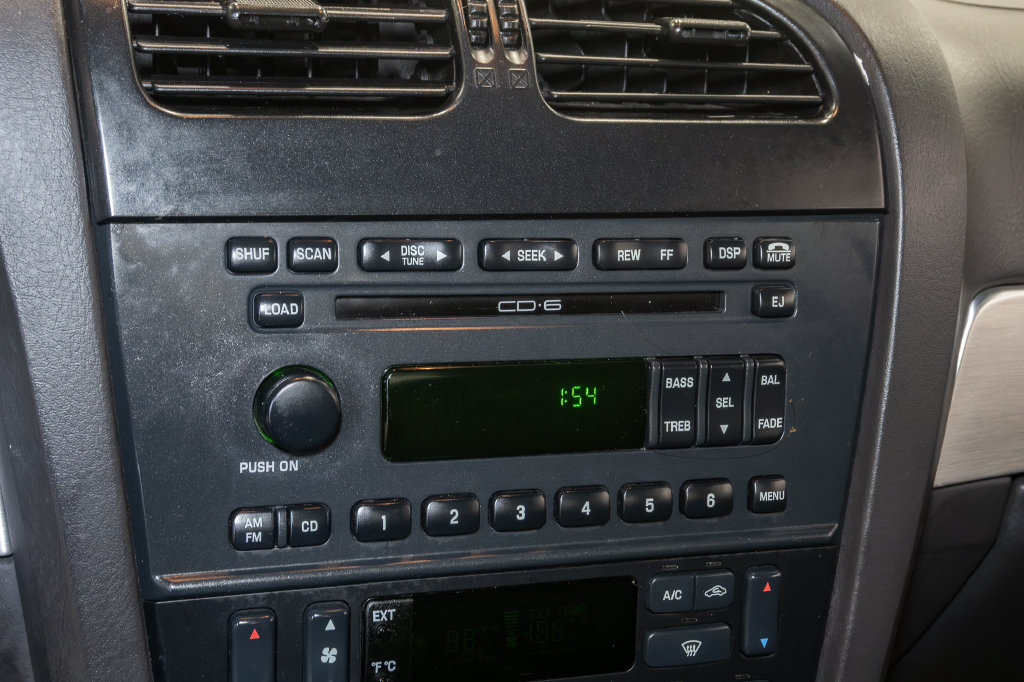 Used 2002 Ford Thunderbird RWD image 17