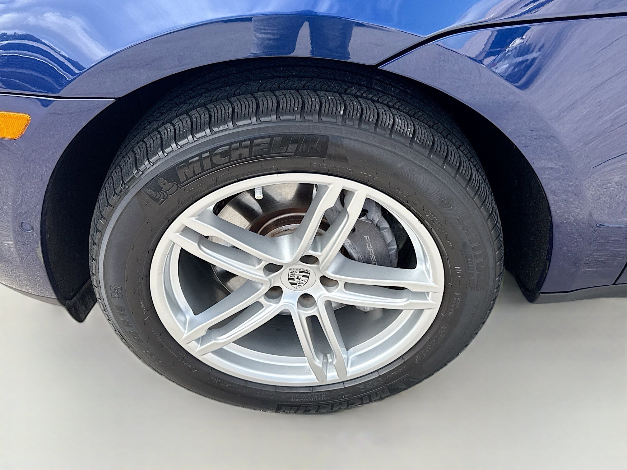 Used 2022 Porsche Macan w/ Premium Package Plus image 35