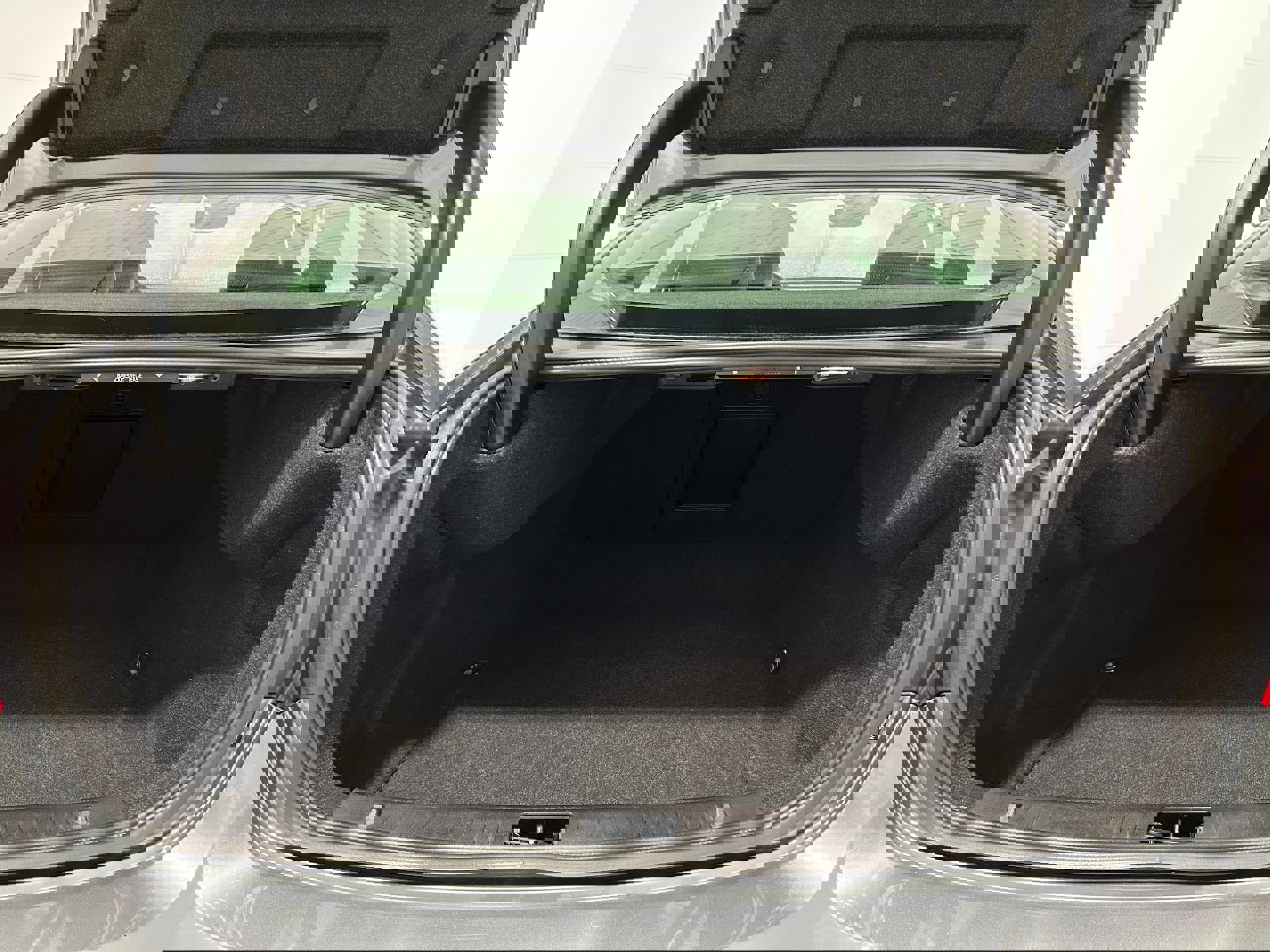 Used 2018 Volvo S60 T5 Dynamic w/ Vision Package image 31