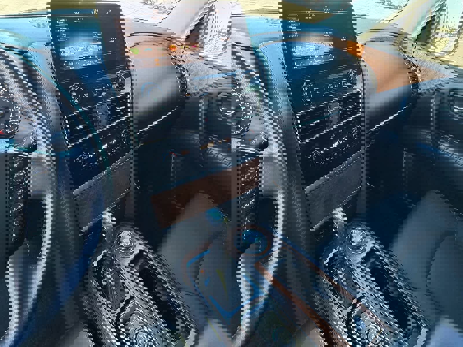 Certified 2021 Nissan Armada SL w/ Captain's Chairs Package image 25