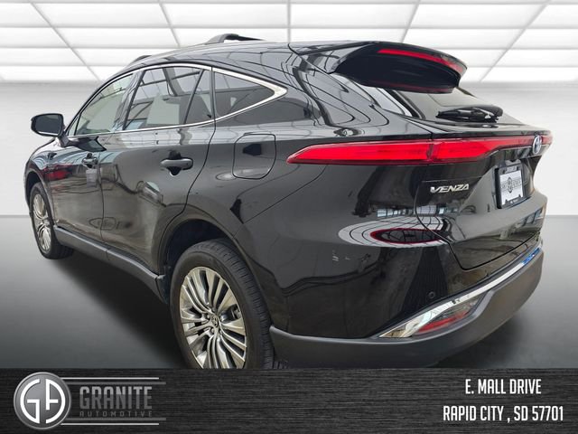 Used 2021 Toyota Venza XLE w/ Softex Package image 3