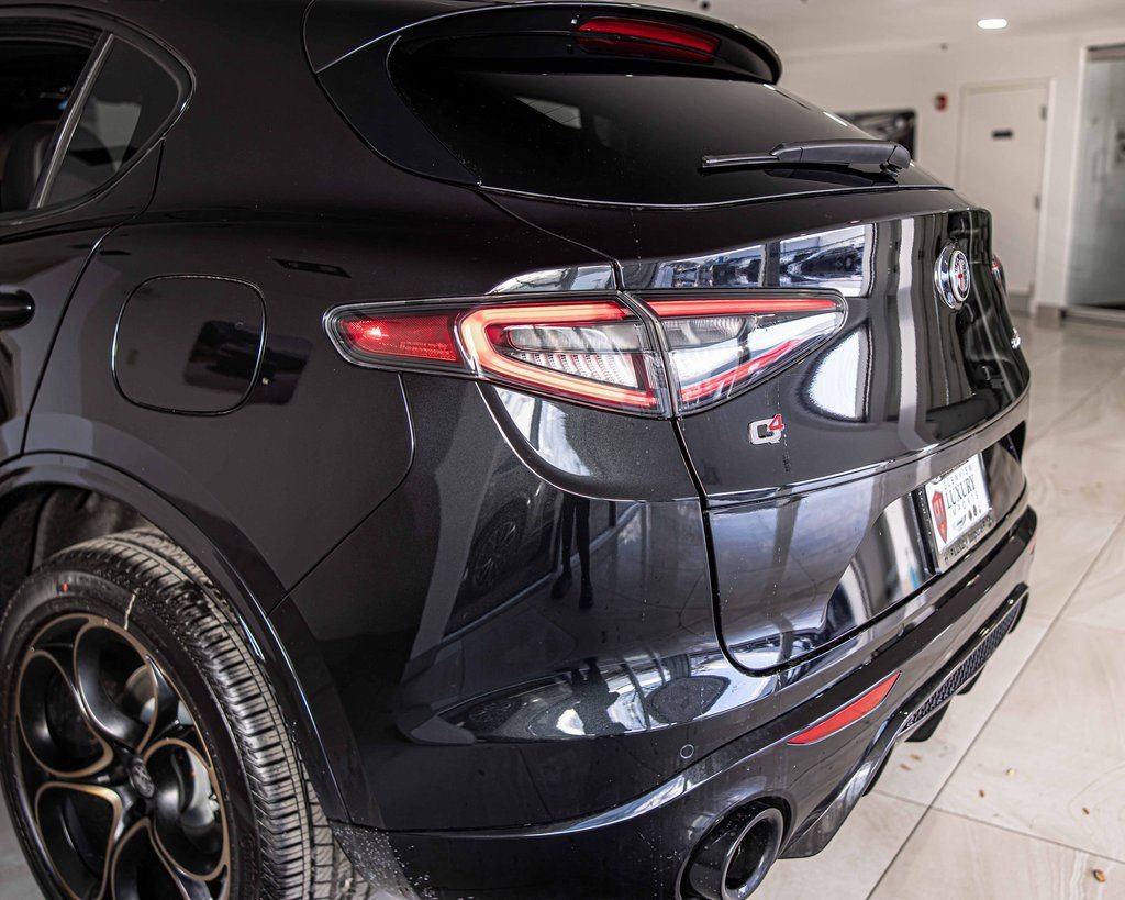New 2025 Alfa Romeo Stelvio Sprint image 14