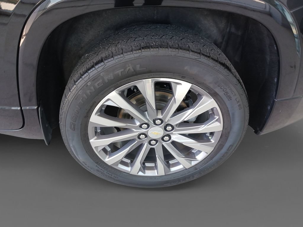Used 2022 Chevrolet Traverse Premier FWD image 8