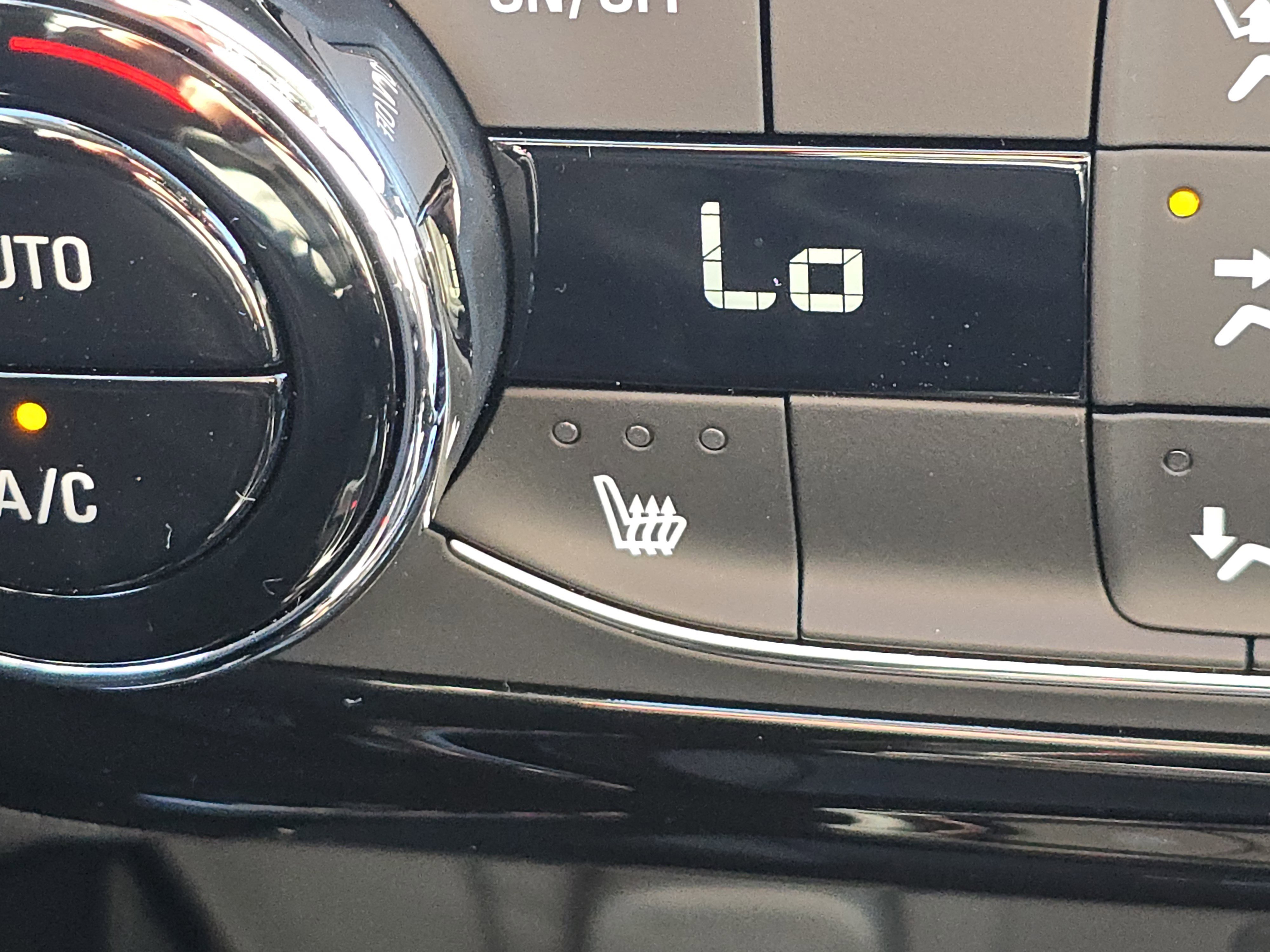 New 2026 Chevrolet Trax LT w/ Sunroof Package image 4