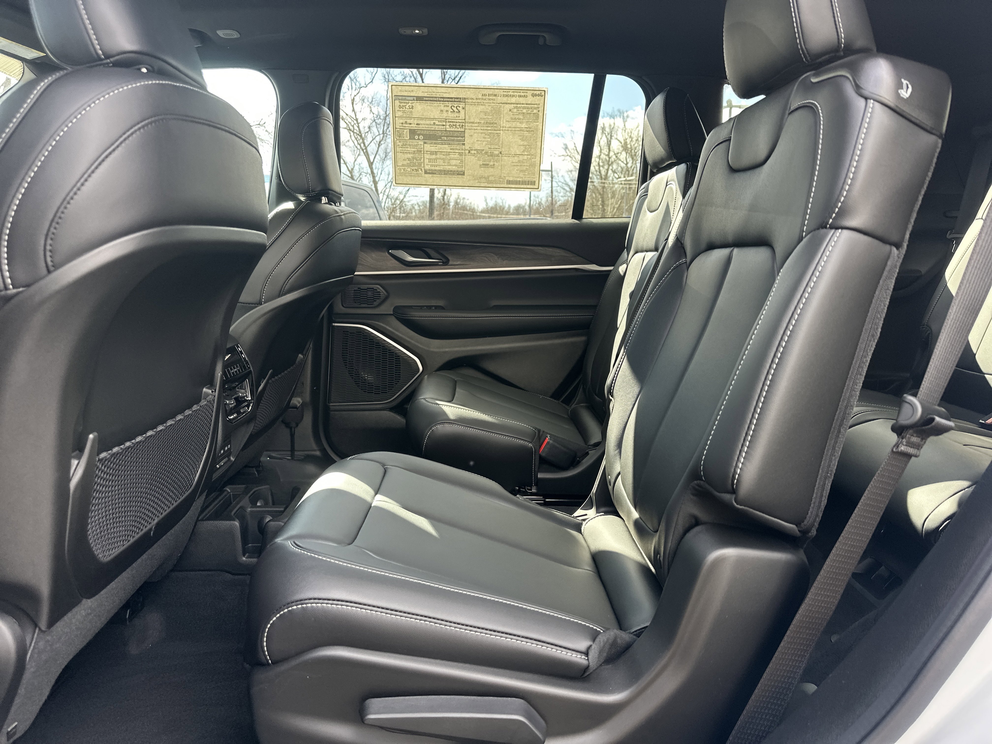 New 2026 Jeep Grand Cherokee L Limited w/ Limited Altitude Package AWD/4WD image 29