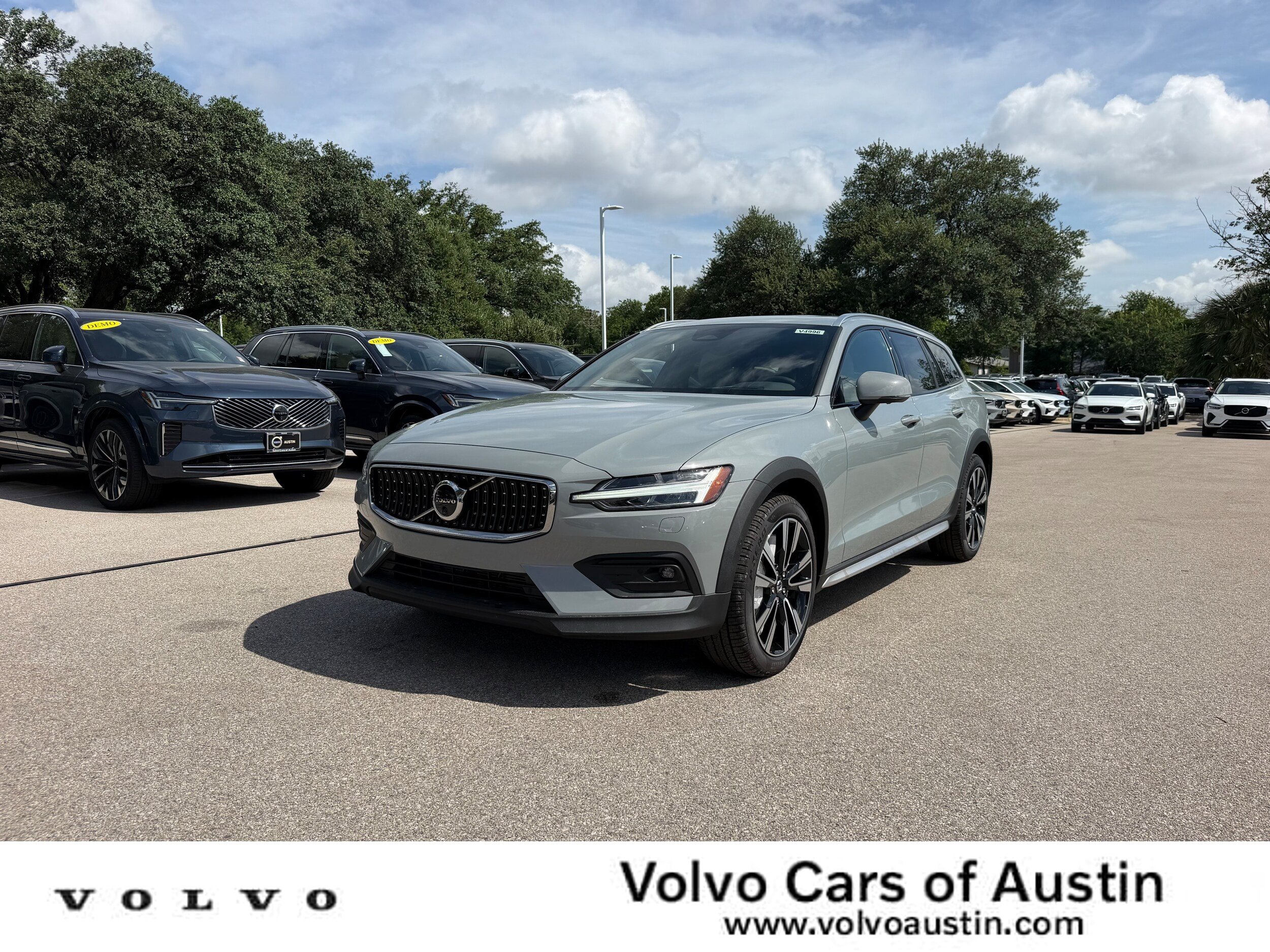 New 2026 Volvo V60 B5 Cross Country Ultra w/ Climate Package AWD/4WD image 1