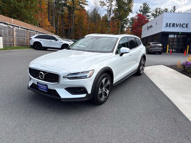 Used 2022 Volvo V60 T5 Cross Country AWD/4WD image 15