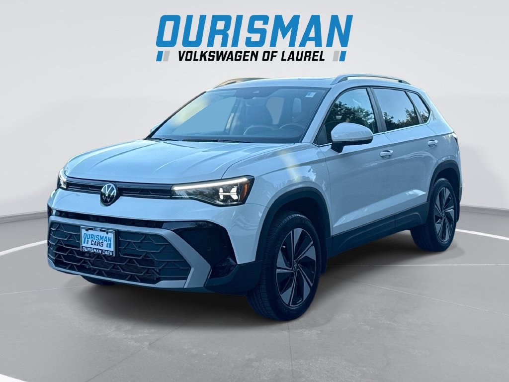 Used 2025 Volkswagen Taos SE w/ Panoramic Sunroof Package AWD/4WD image 1