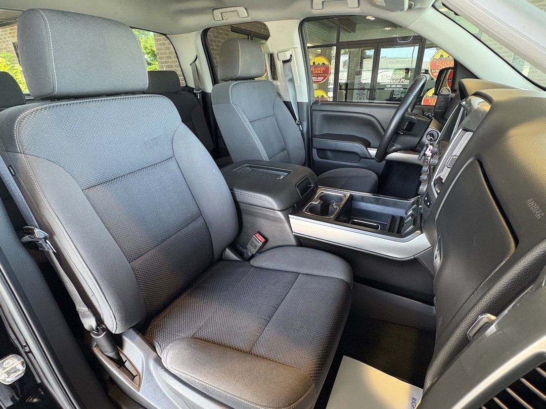 Used 2018 Chevrolet Silverado 1500 LT w/ All Star Edition AWD/4WD image 28