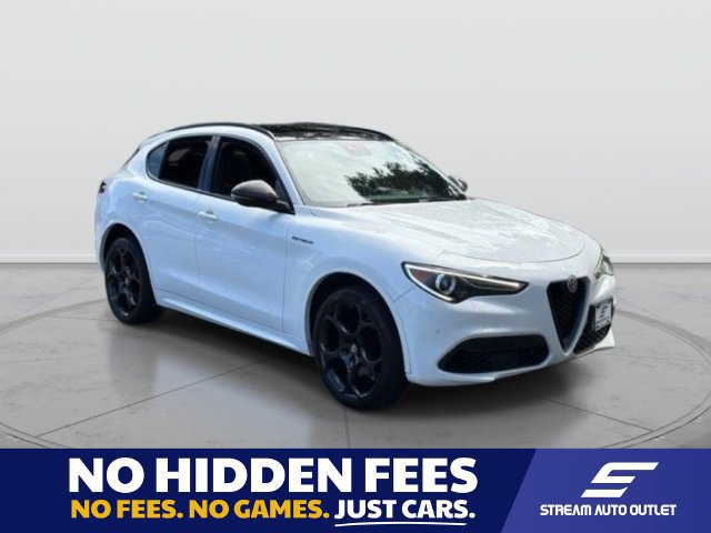 Used 2023 Alfa Romeo Stelvio Estrema AWD/4WD image 1
