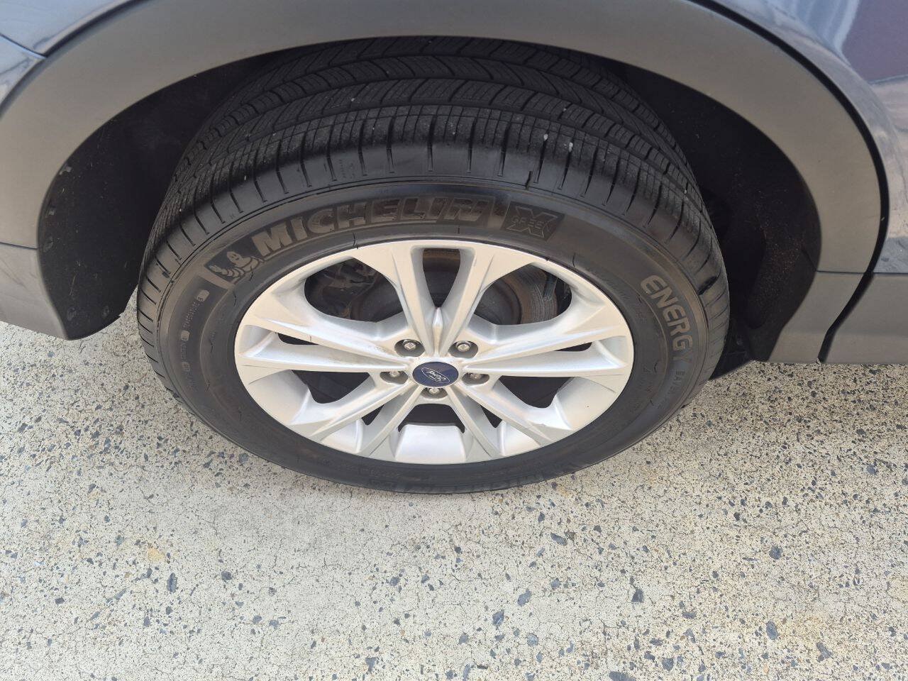 Used 2018 Ford Escape SEL AWD/4WD image 3
