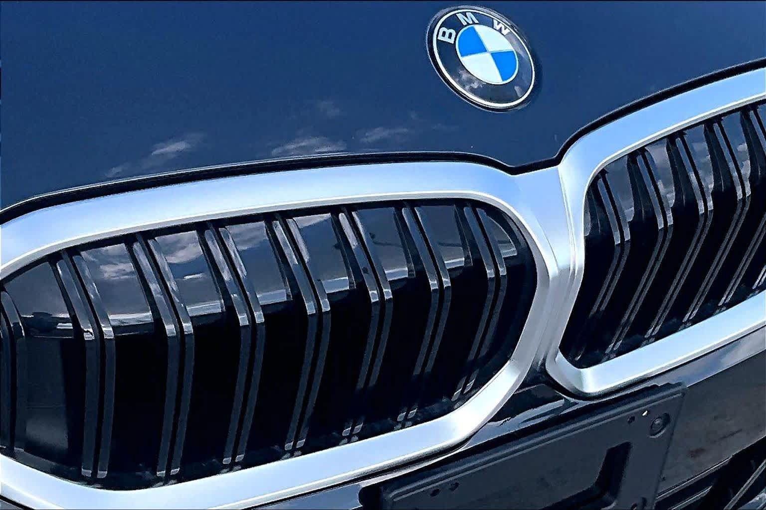 Used 2024 BMW 330i Sedan w/ Convenience Package RWD image 28