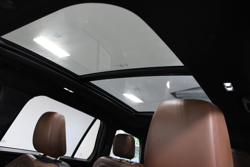 Used 2022 Lincoln Aviator Reserve w/ Equipment Group 201A AWD/4WD image 57