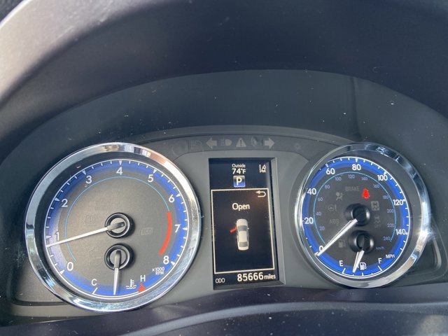 Used 2018 Toyota Corolla SE image 22