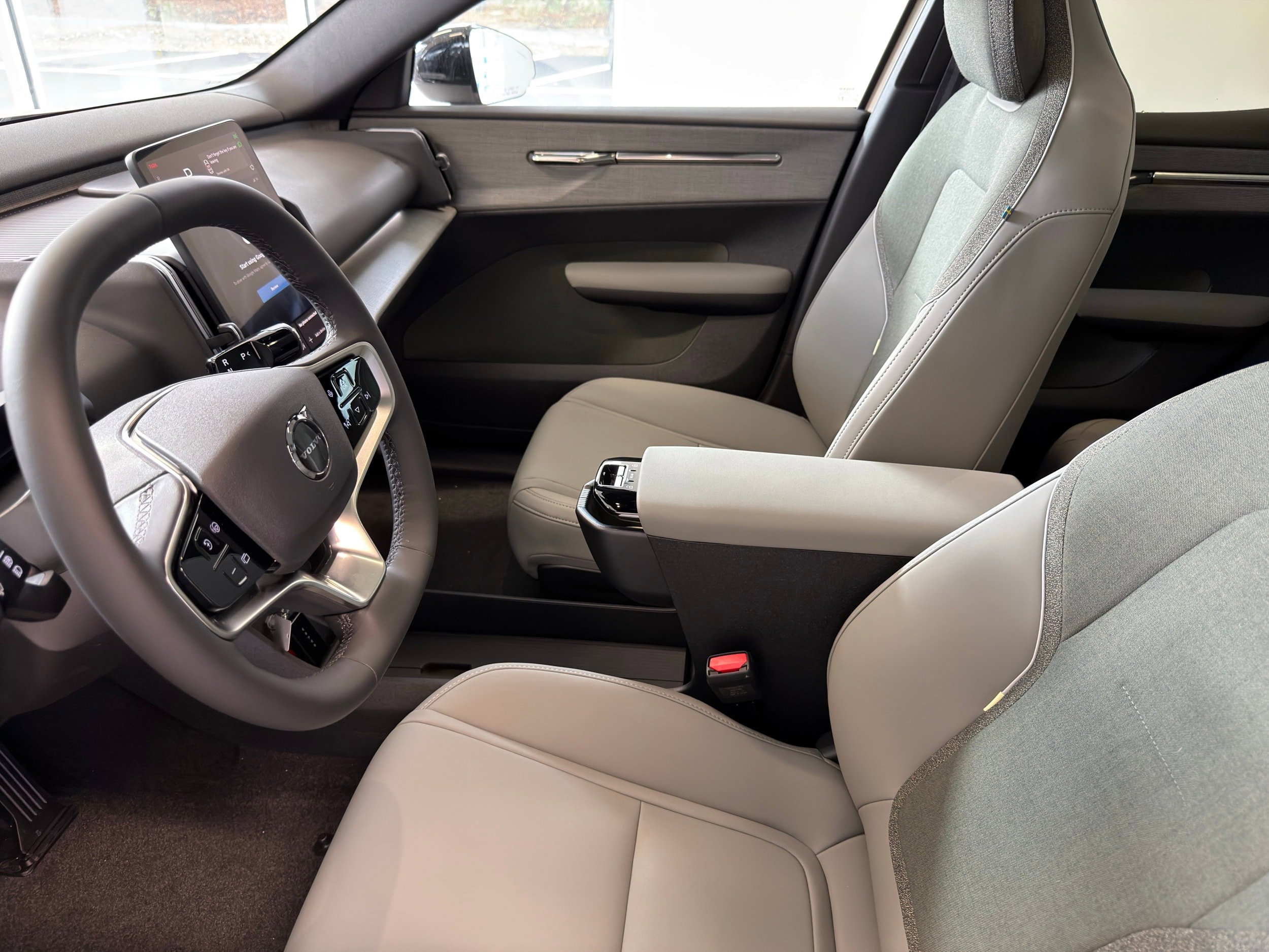 New 2026 Volvo EX30 Plus w/ Protection Package Premier AWD/4WD image 12