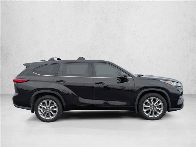 Used 2020 Toyota Highlander LE image 5