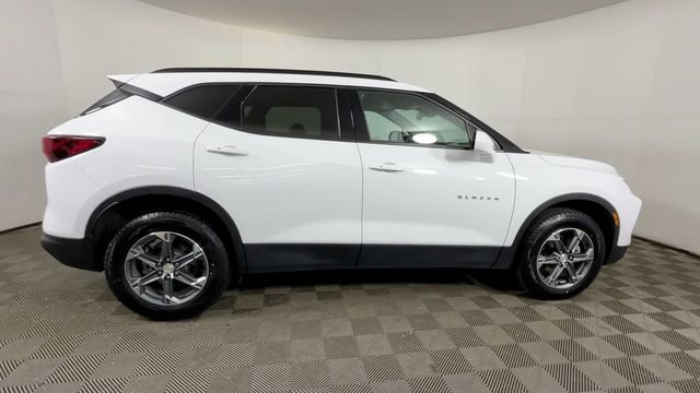 Used 2023 Chevrolet Blazer LT w/ Convenience Package FWD image 3