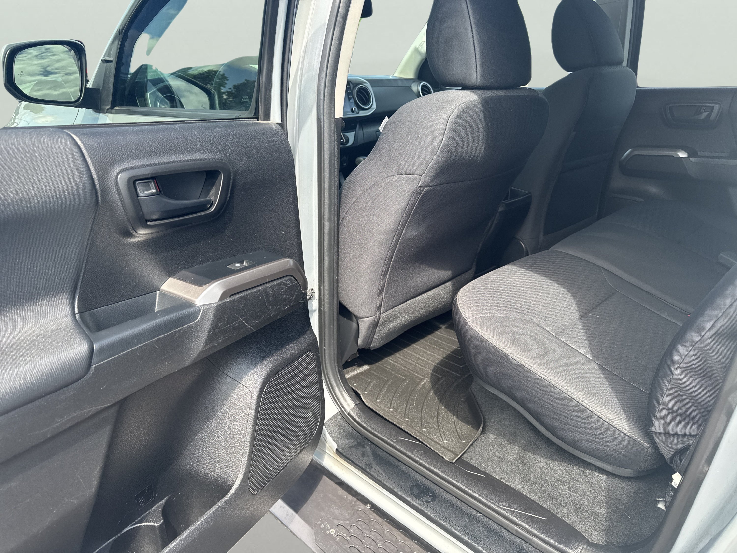 Used 2021 Toyota Tacoma SR5 w/ Trail Edition AWD/4WD image 18