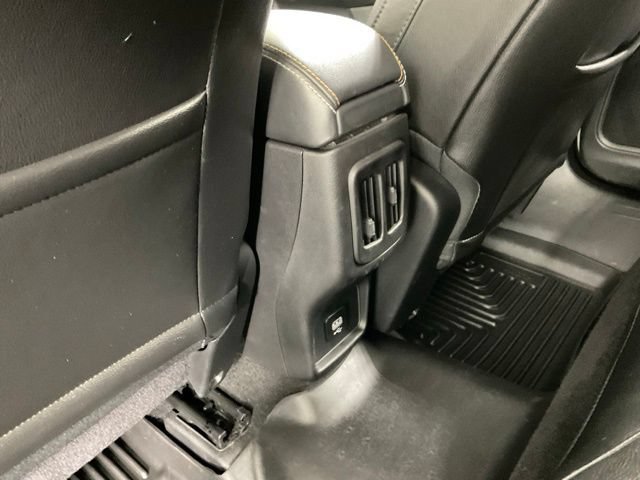 Used 2018 Jeep Compass Latitude w/ Cold Weather Group FWD image 16