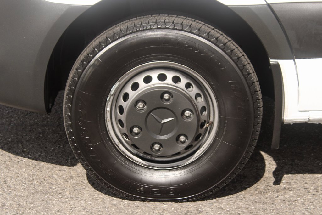 Used 2019 Mercedes-Benz Sprinter 144 Cargo image 30