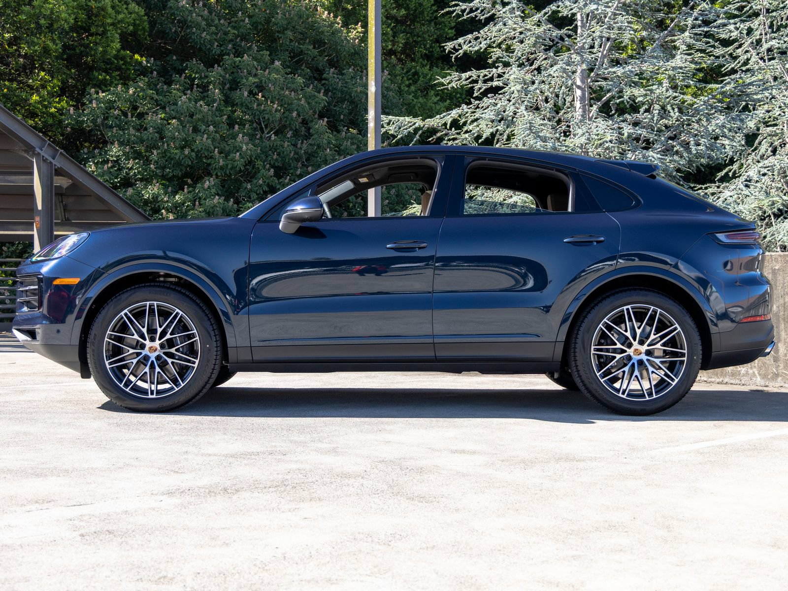 New 2026 Porsche Cayenne Coupe AWD/4WD image 2