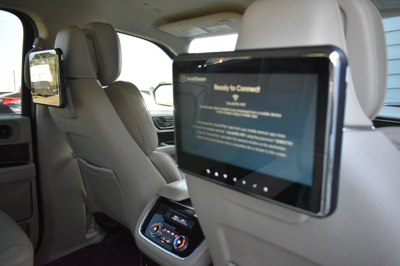 Used 2018 Lincoln Navigator Select RWD image 46
