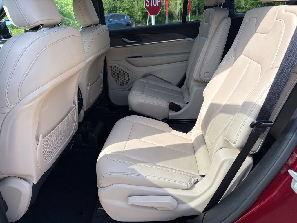 Used 2023 Jeep Grand Cherokee L Limited AWD/4WD image 46