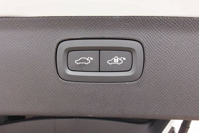 Certified 2026 Volvo XC90 B6 Plus AWD/4WD image 24