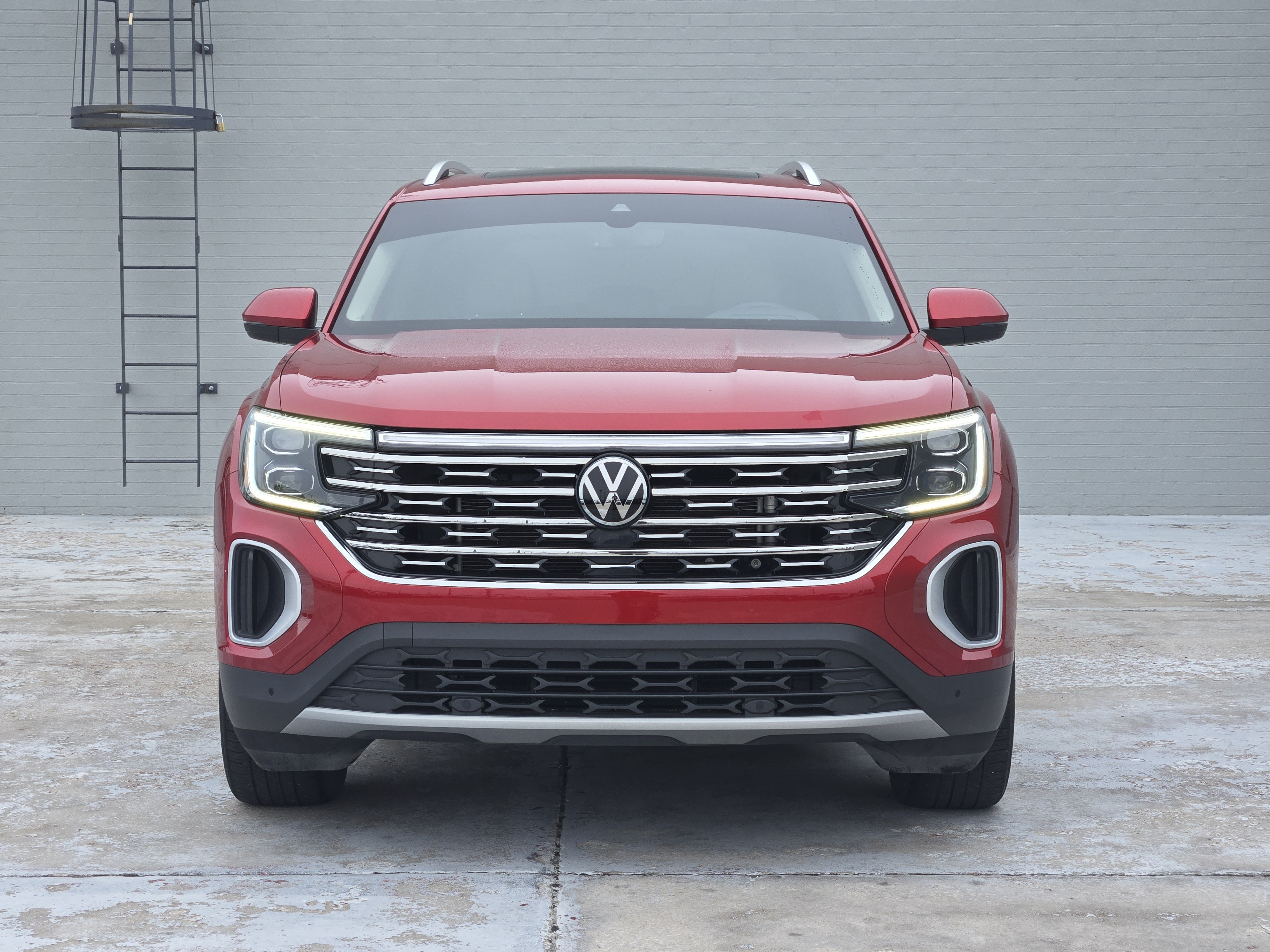 Used 2024 Volkswagen Atlas SEL AWD/4WD image 3