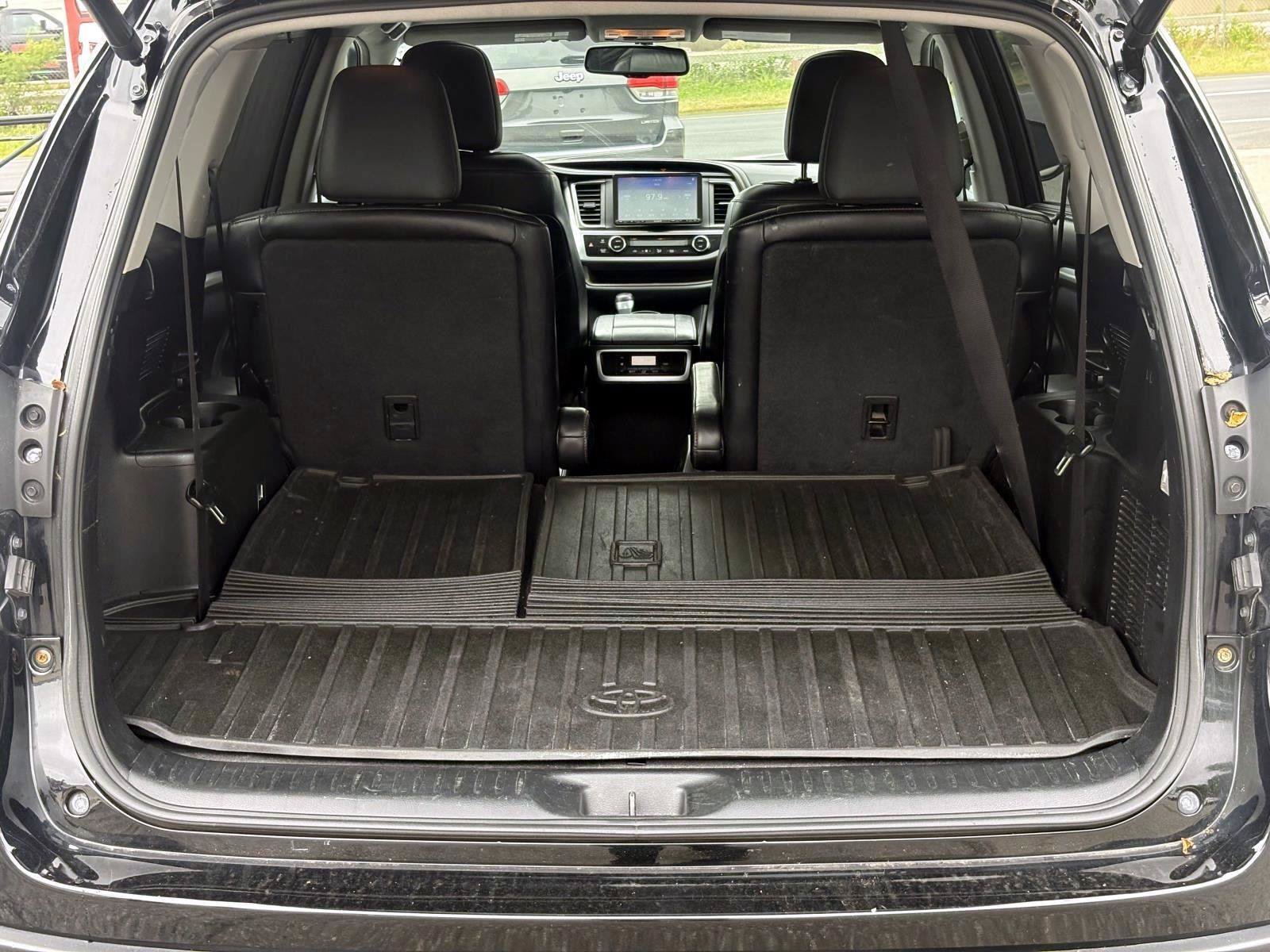 Used 2015 Toyota Highlander XLE AWD/4WD image 10