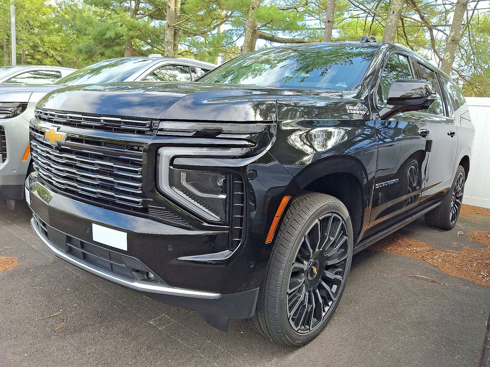 New 2026 Chevrolet Suburban High Country image 3