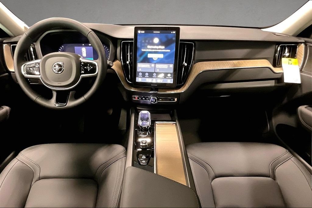 New 2026 Volvo XC60 B5 Plus w/ Protection Package Premier AWD/4WD image 5