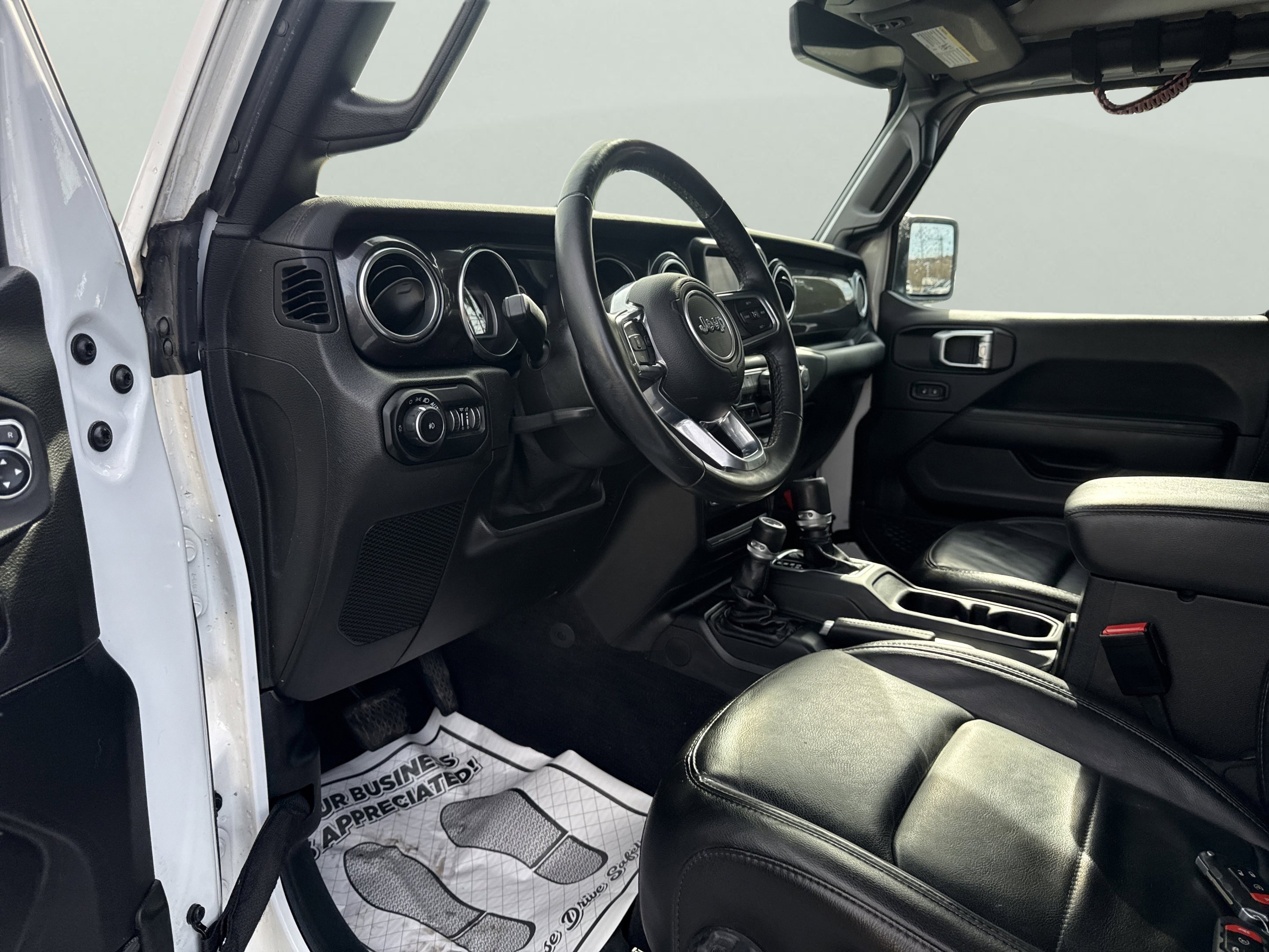 Used 2021 Jeep Wrangler Unlimited Sahara AWD/4WD image 17