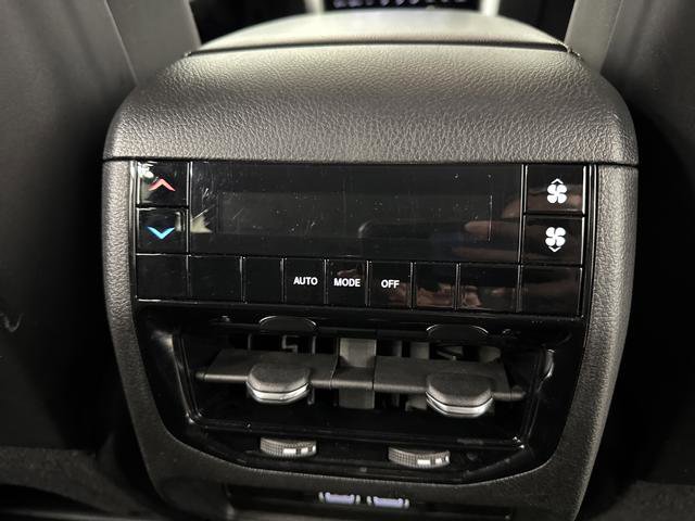 Used 2023 Jeep Grand Cherokee L Laredo image 29