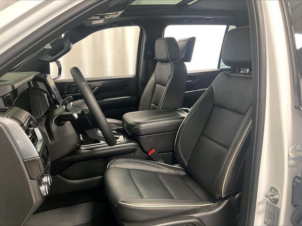 Used 2025 GMC Yukon XL Elevation w/ Elevation Premium Package AWD/4WD image 10