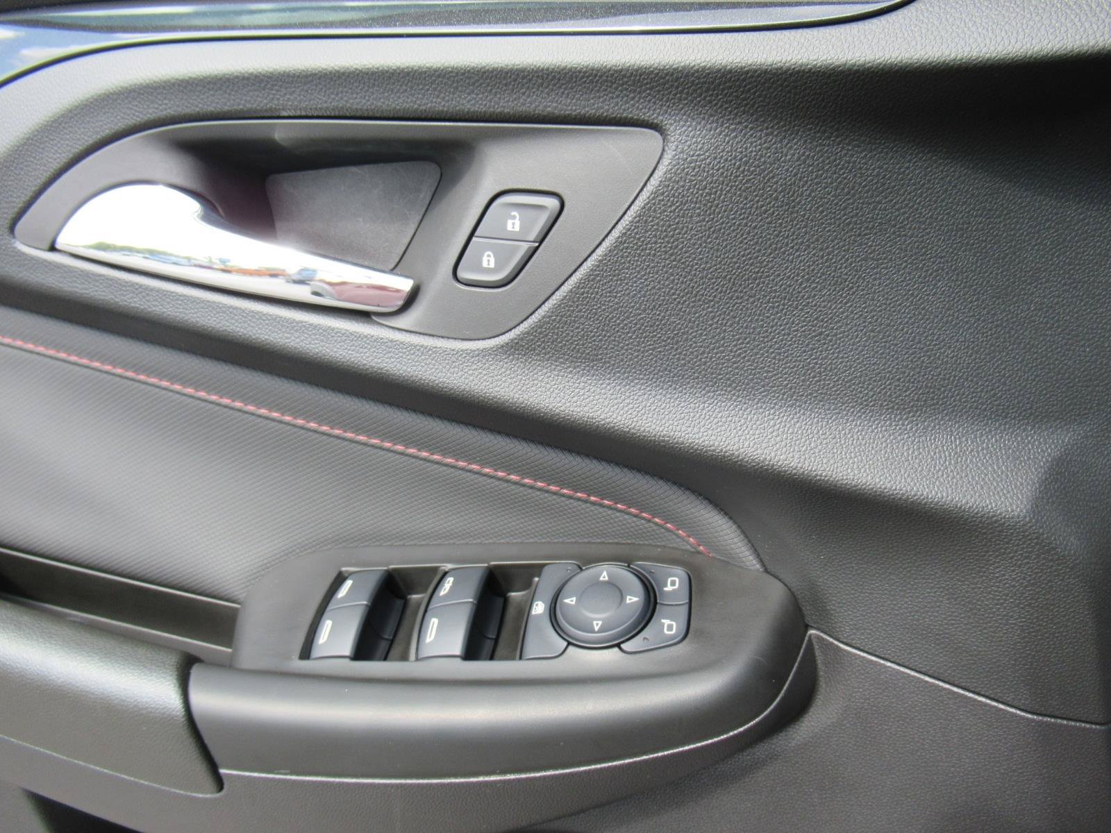 Used 2023 Chevrolet TrailBlazer RS w/ Sun and Liftgate Package FWD image 22