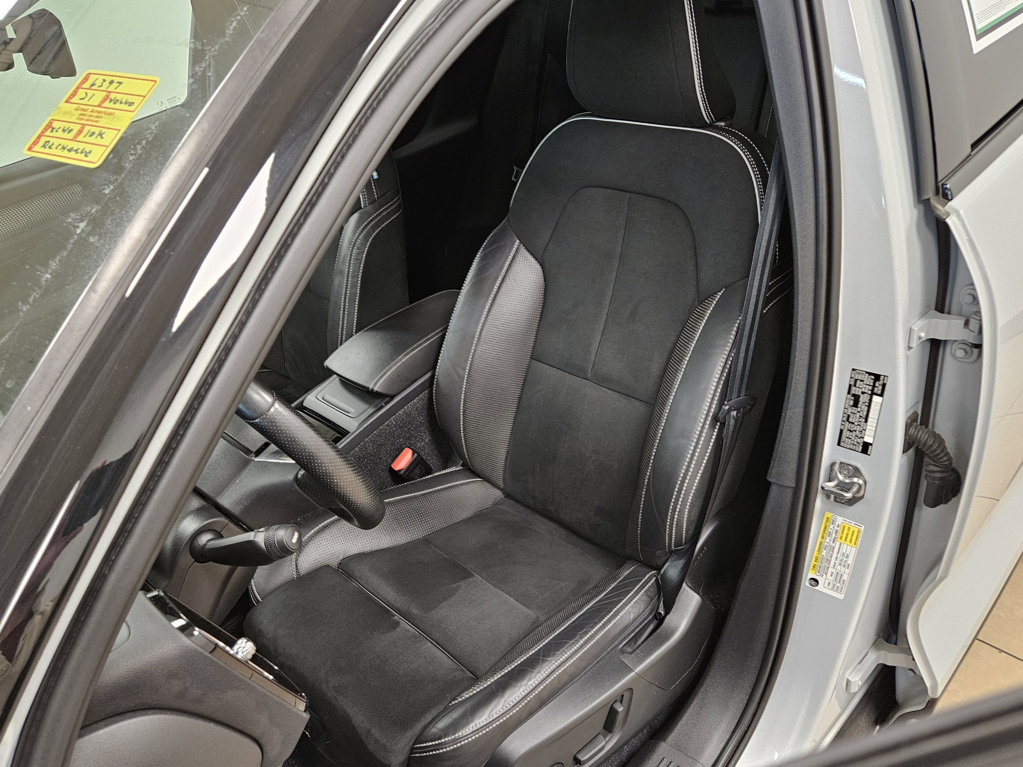 Used 2021 Volvo XC40 P8 Recharge image 37