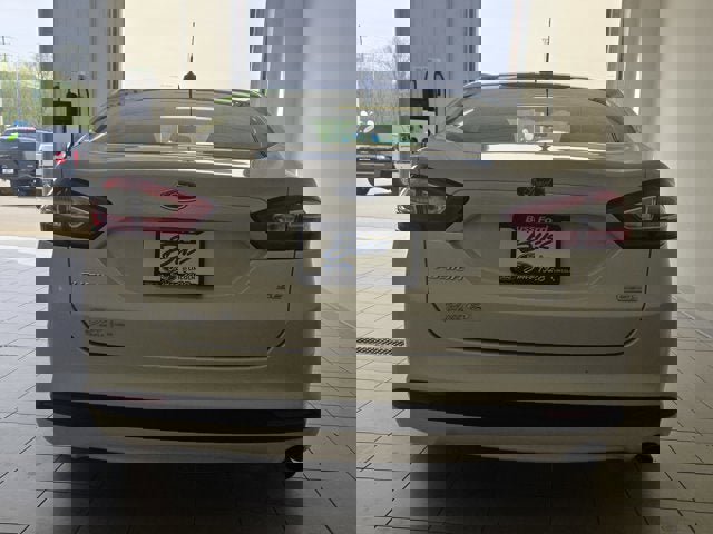 Used 2014 Ford Fusion SE FWD image 12