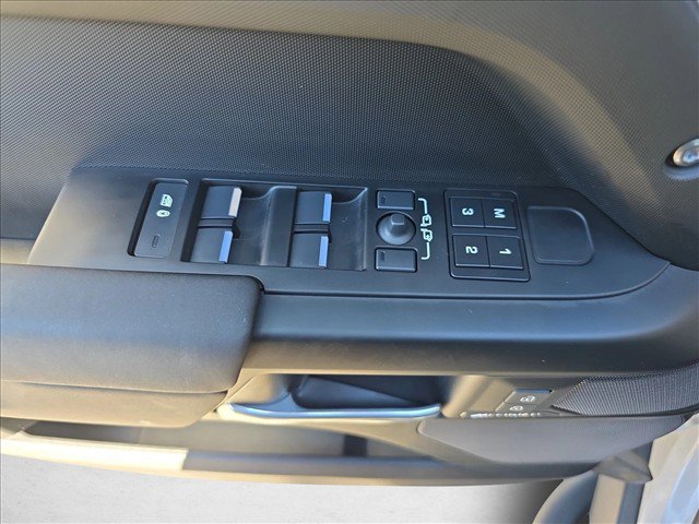 Used 2026 Land Rover Defender 110 S AWD/4WD image 27