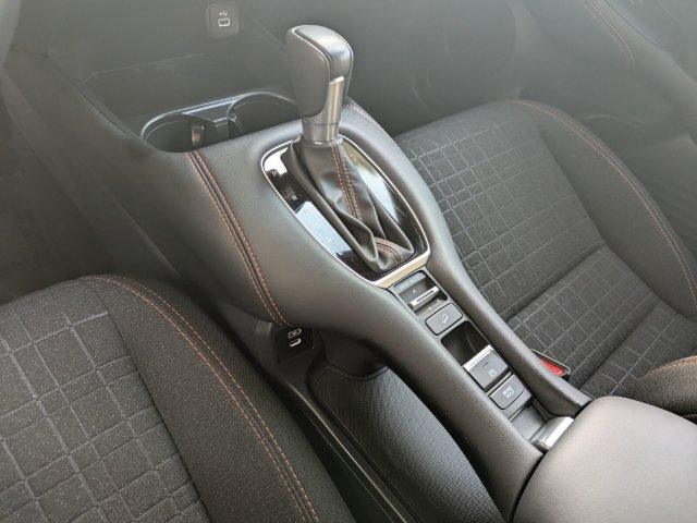 Certified 2025 Honda HR-V Sport image 25