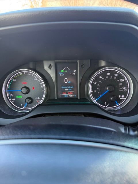 Certified 2022 Toyota Venza LE image 21