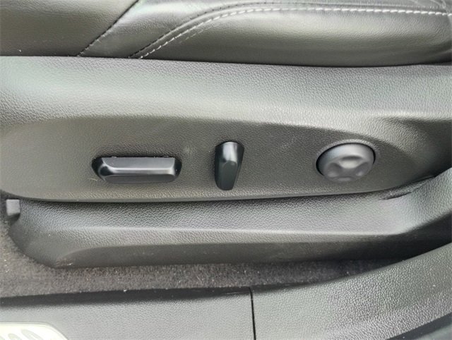 Used 2019 Buick Envision Premium image 16